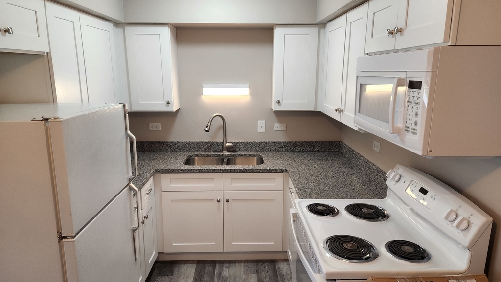 17544 71st Avenue - Photo 1