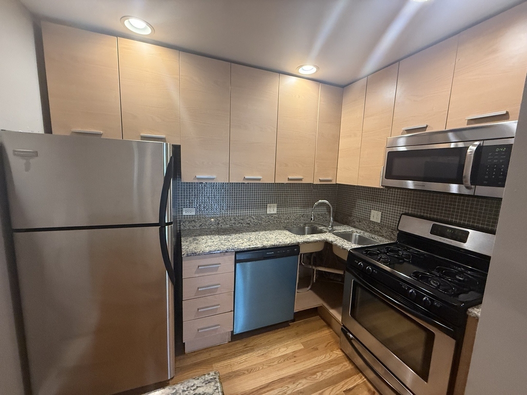 6954 N Greenview Avenue - Photo 6