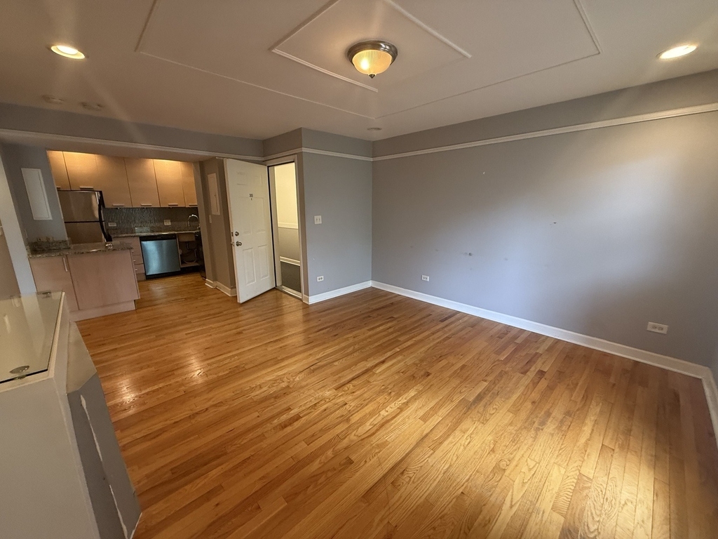 6954 N Greenview Avenue - Photo 3