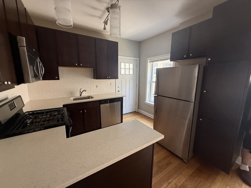 838 E 53rd Street - Photo 8