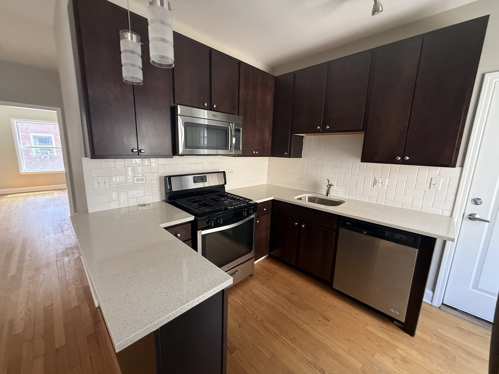 836 E 53rd Street - Photo 6