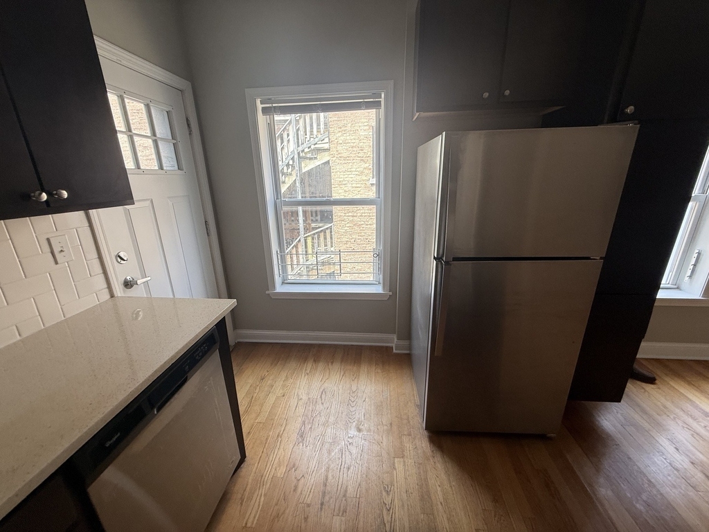836 E 53rd Street - Photo 10