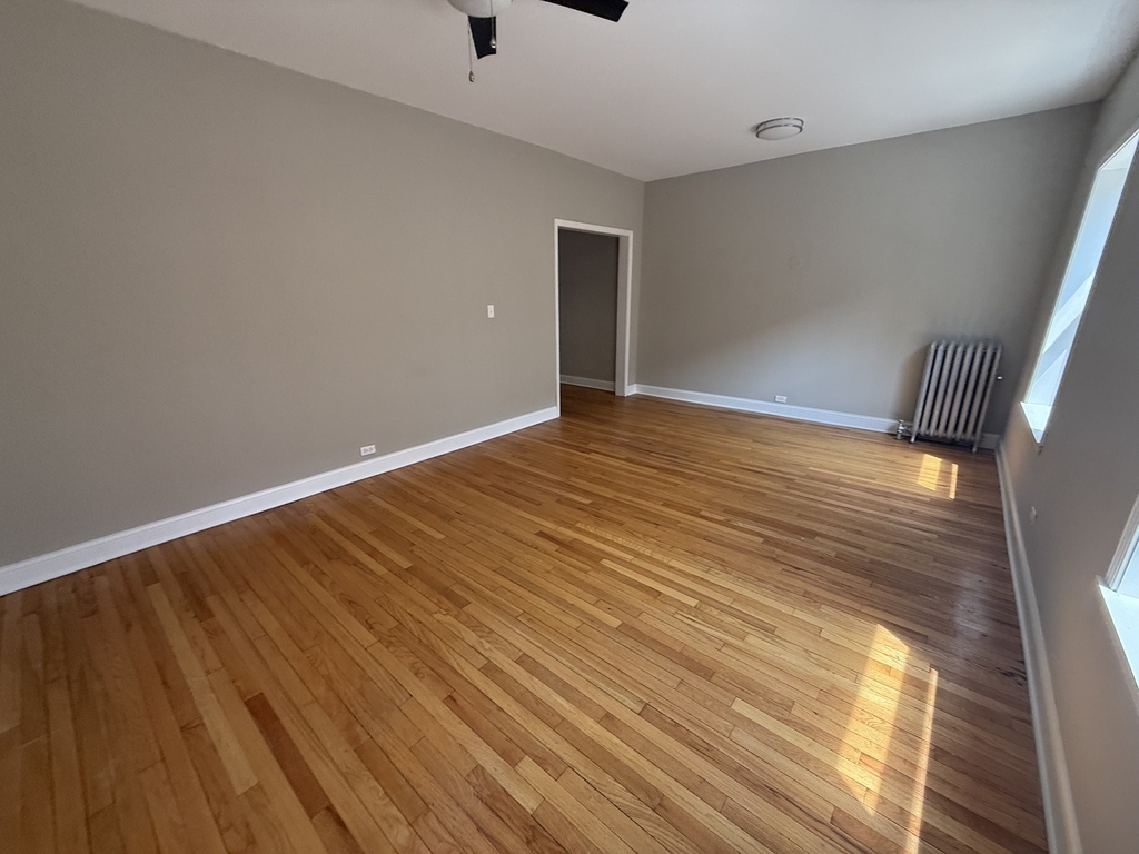 836 E 53rd Street - Photo 3