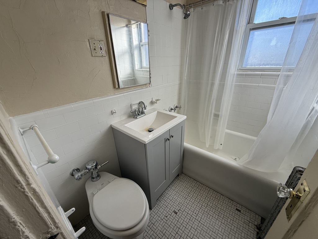 6930 N Greenview Avenue - Photo 7