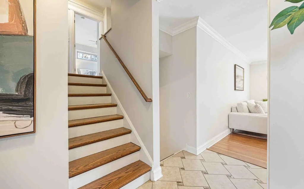 408 N Windsor Drive - Photo 9
