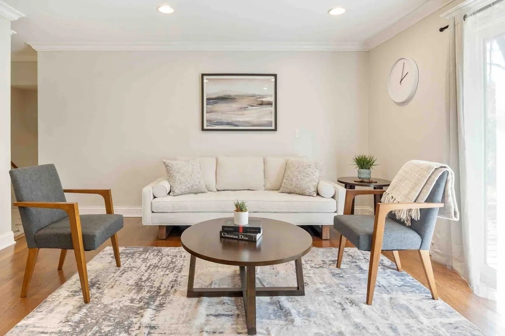 408 N Windsor Drive - Photo 3