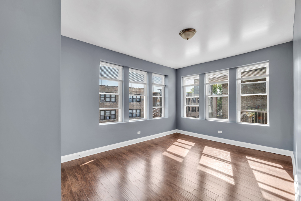 8241 S Maryland Avenue - Photo 6