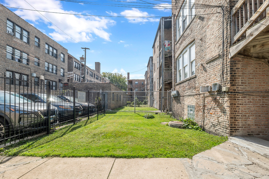 8241 S Maryland Avenue - Photo 8