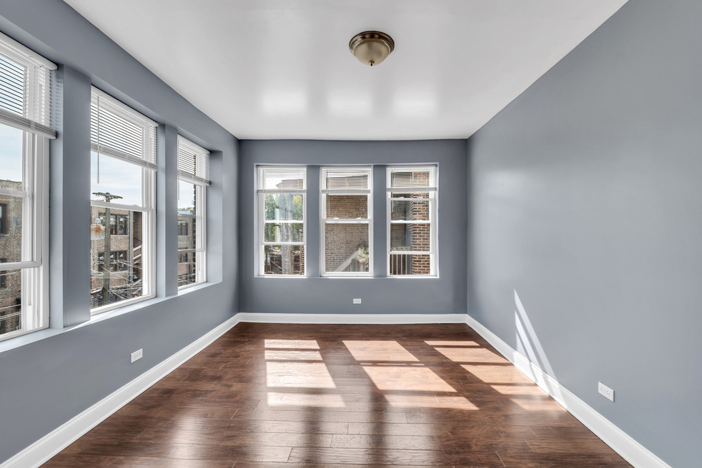 8241 S Maryland Avenue - Photo 7