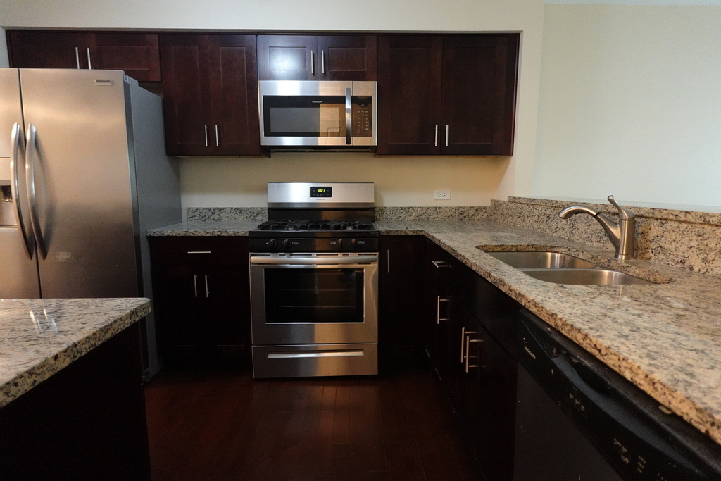 1070 Woodhill Court - Photo 10
