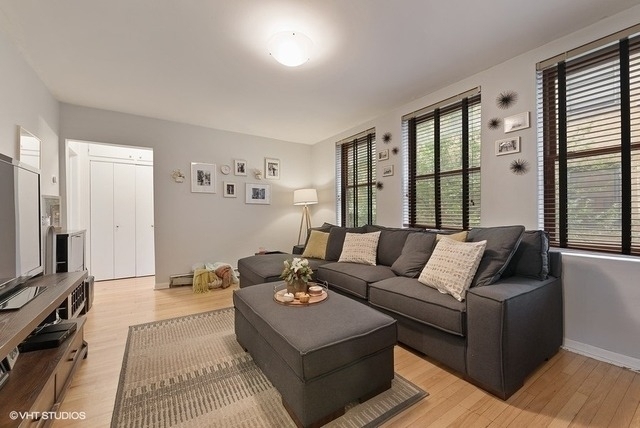 626 W Waveland Avenue - Photo 3