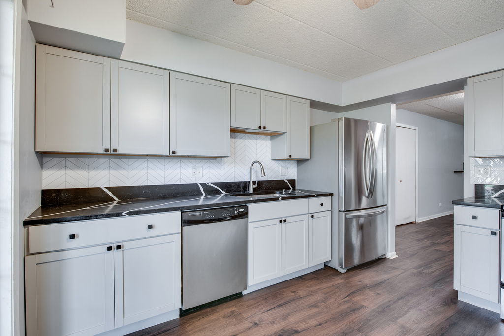 1486 W Jefferson Avenue - Photo 4