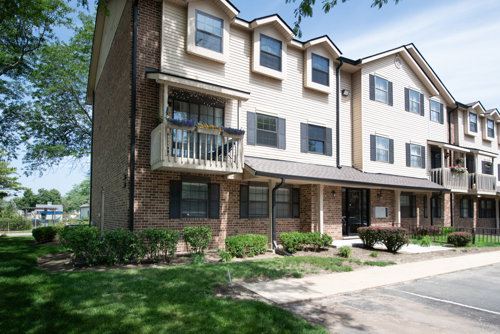 1486 W Jefferson Avenue - Photo 0