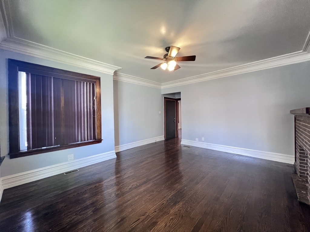 821 N Waller Avenue - Photo 4