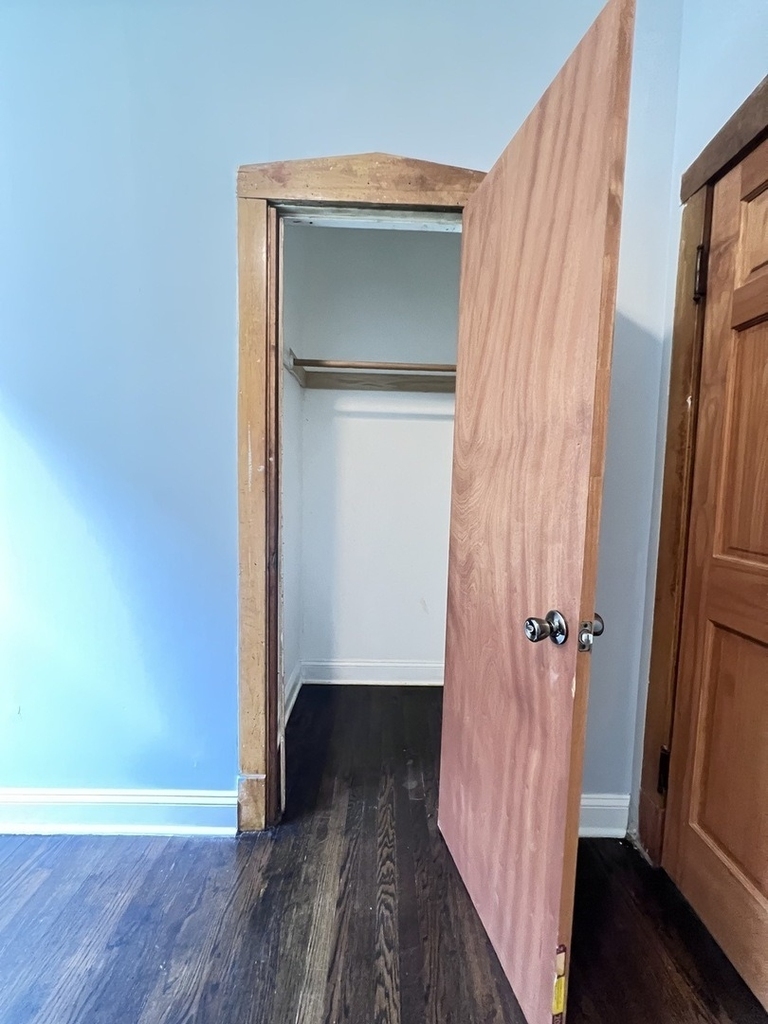 821 N Waller Avenue - Photo 21