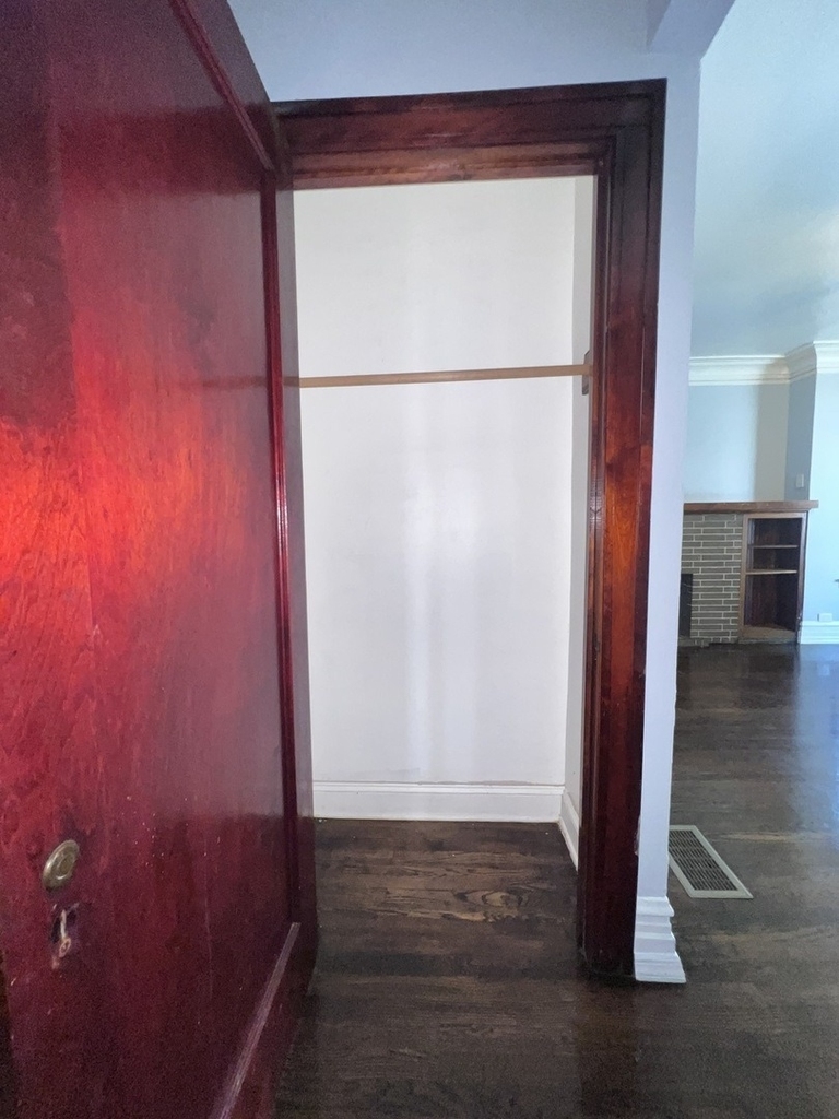 821 N Waller Avenue - Photo 7