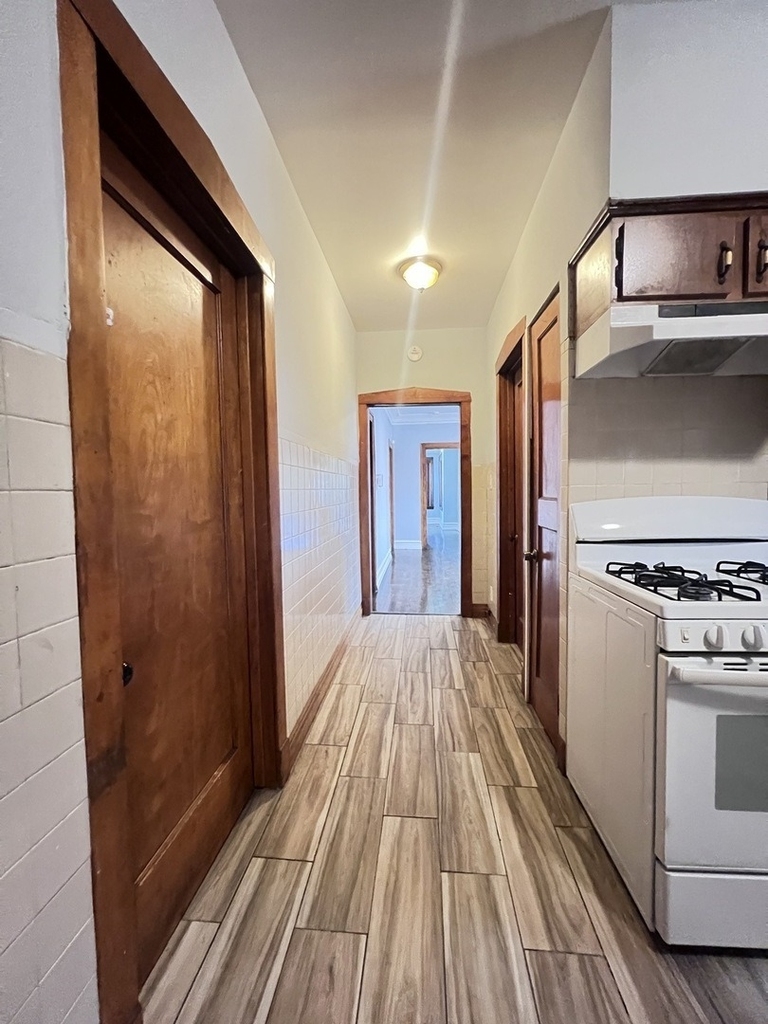821 N Waller Avenue - Photo 27