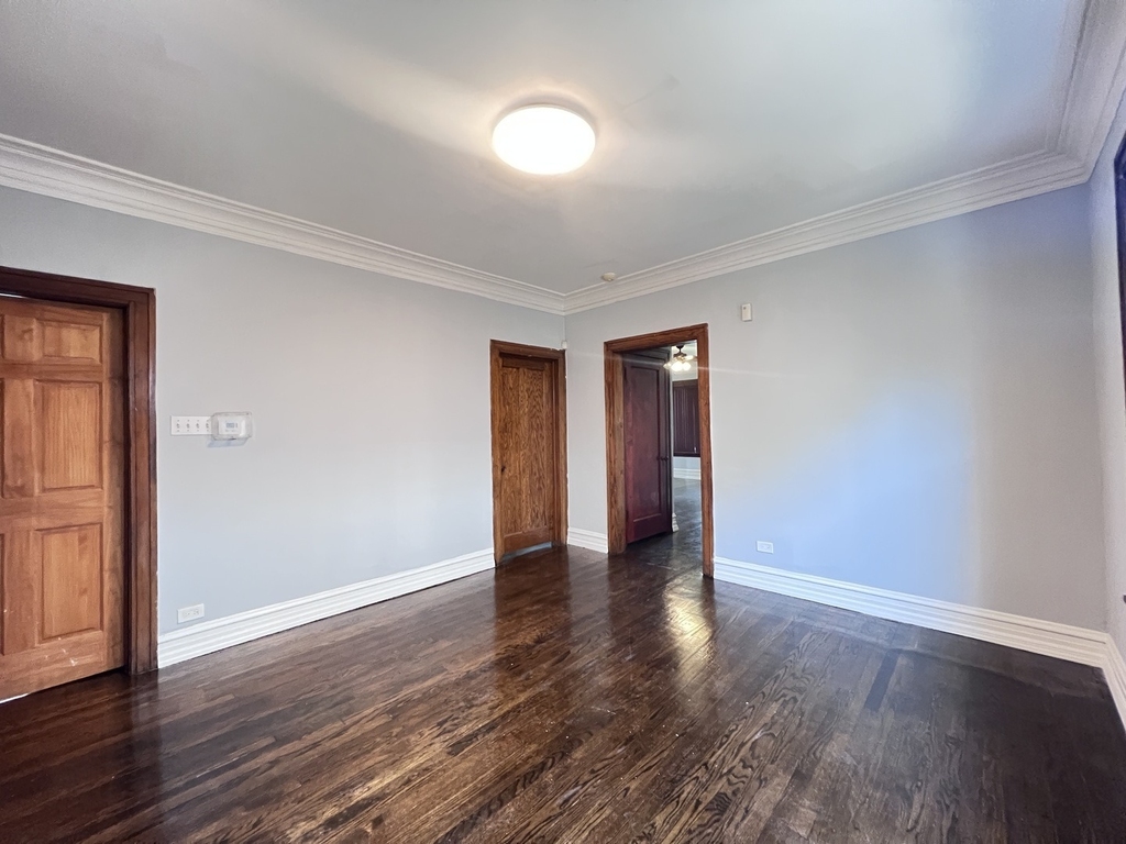 821 N Waller Avenue - Photo 15