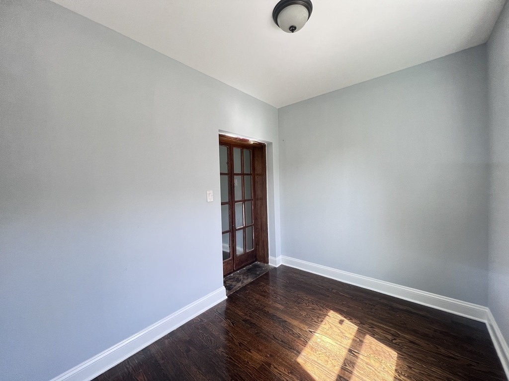 821 N Waller Avenue - Photo 40