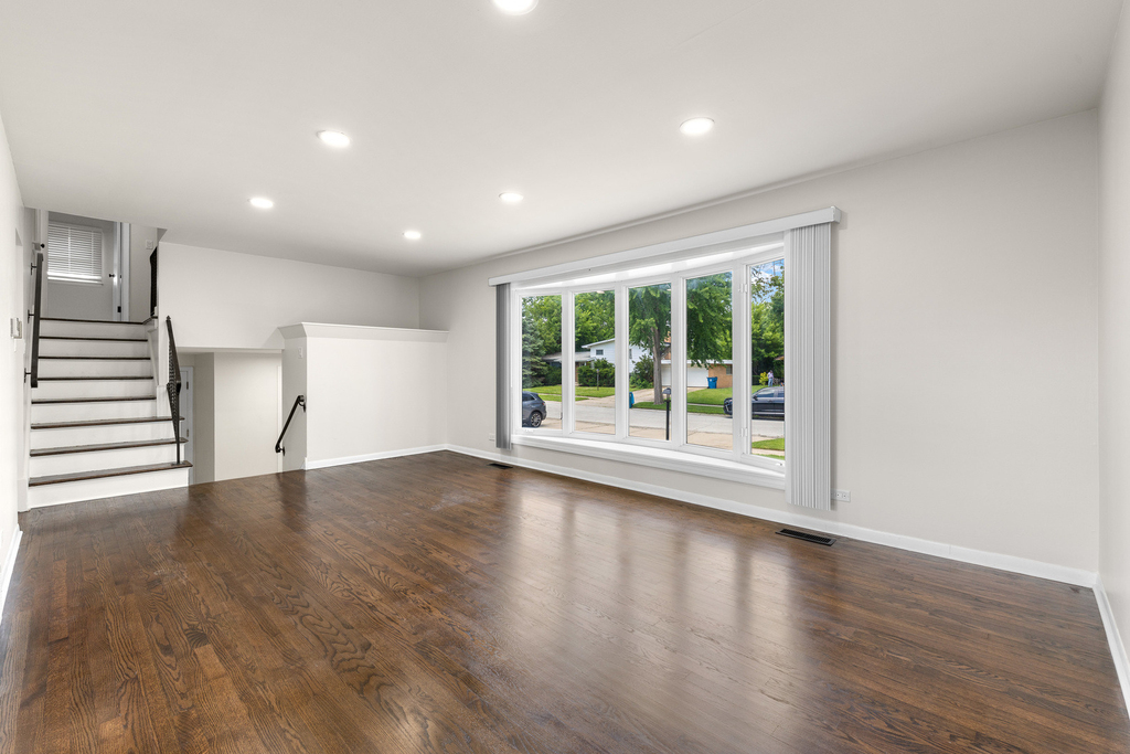 146 Pleasant Drive - Photo 2