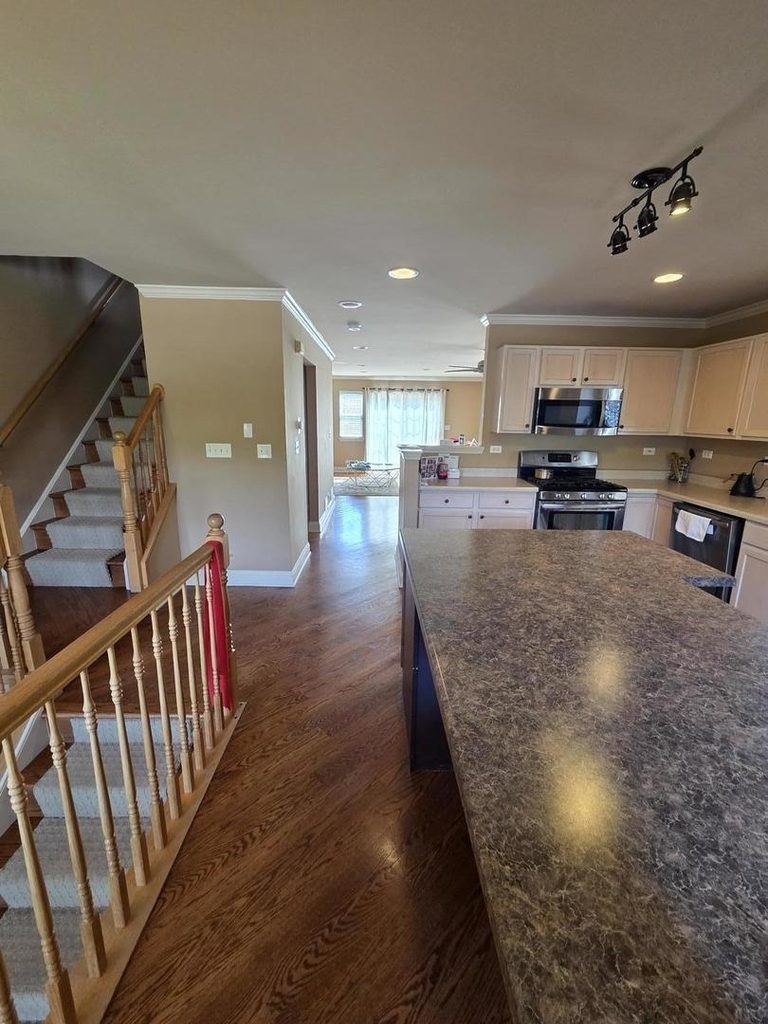 886 S Insignia Court - Photo 4