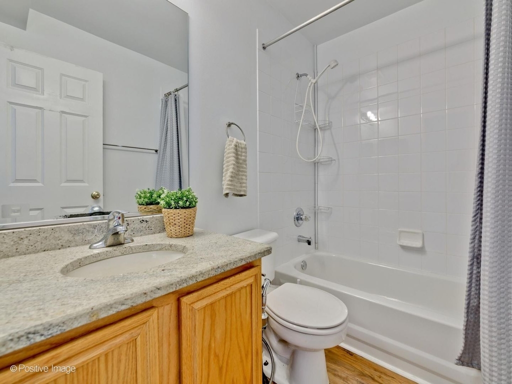 121 Commons Court - Photo 15