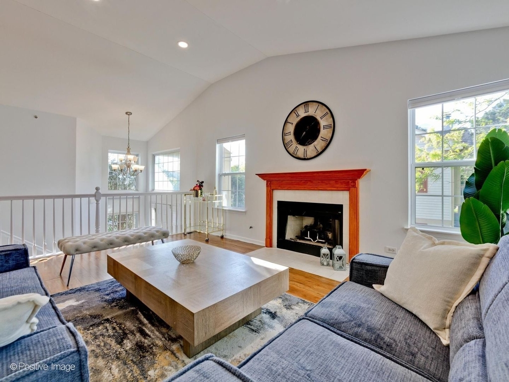 121 Commons Court - Photo 4