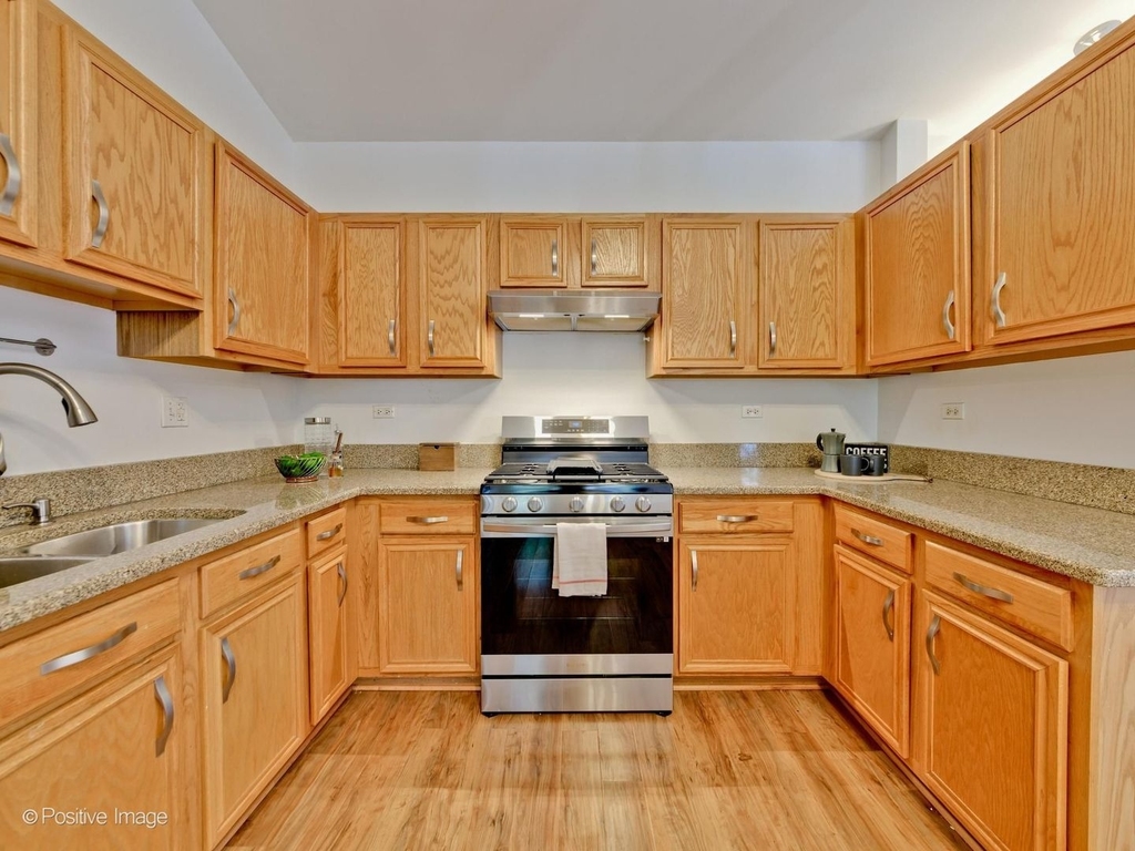 121 Commons Court - Photo 13