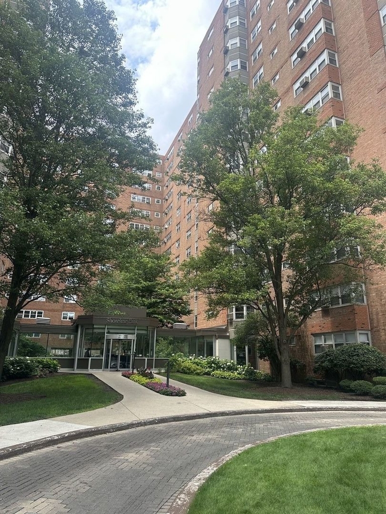 4970 N Marine Drive - Photo 0