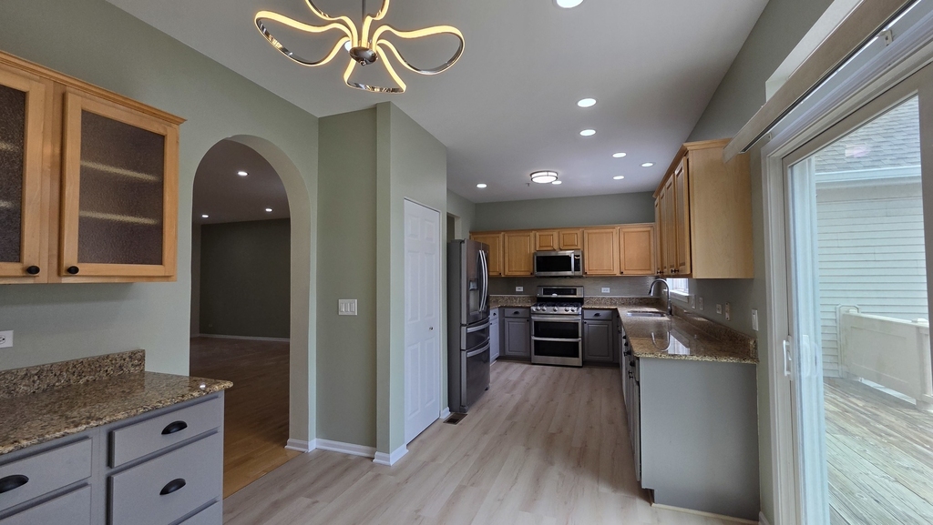 2631 N Greenwood Avenue - Photo 8