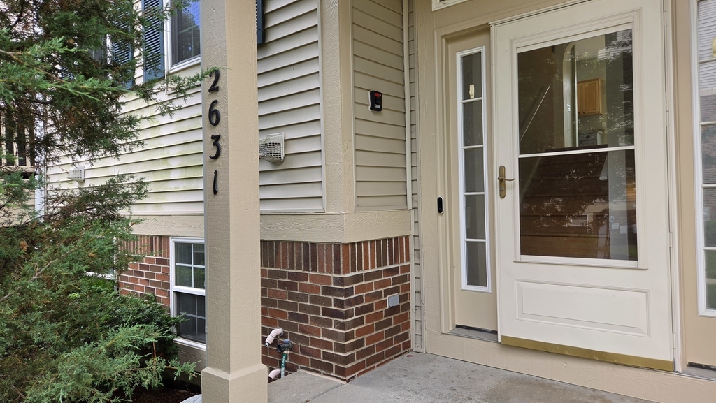 2631 N Greenwood Avenue - Photo 2