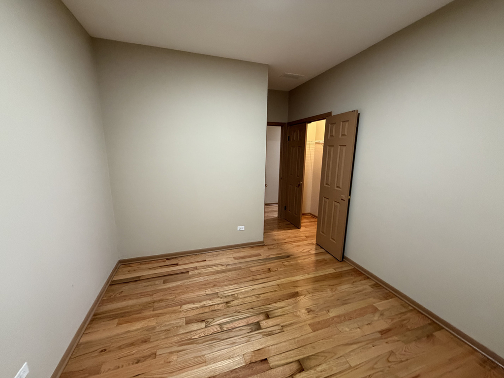 1632 S Saint Louis Avenue - Photo 1