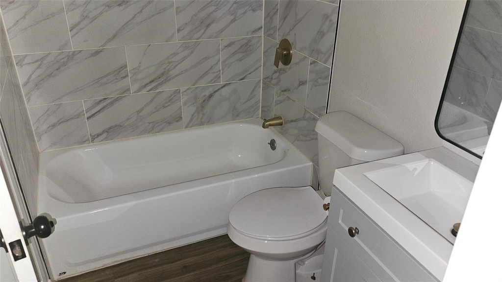 2415 Perry Street - Photo 15