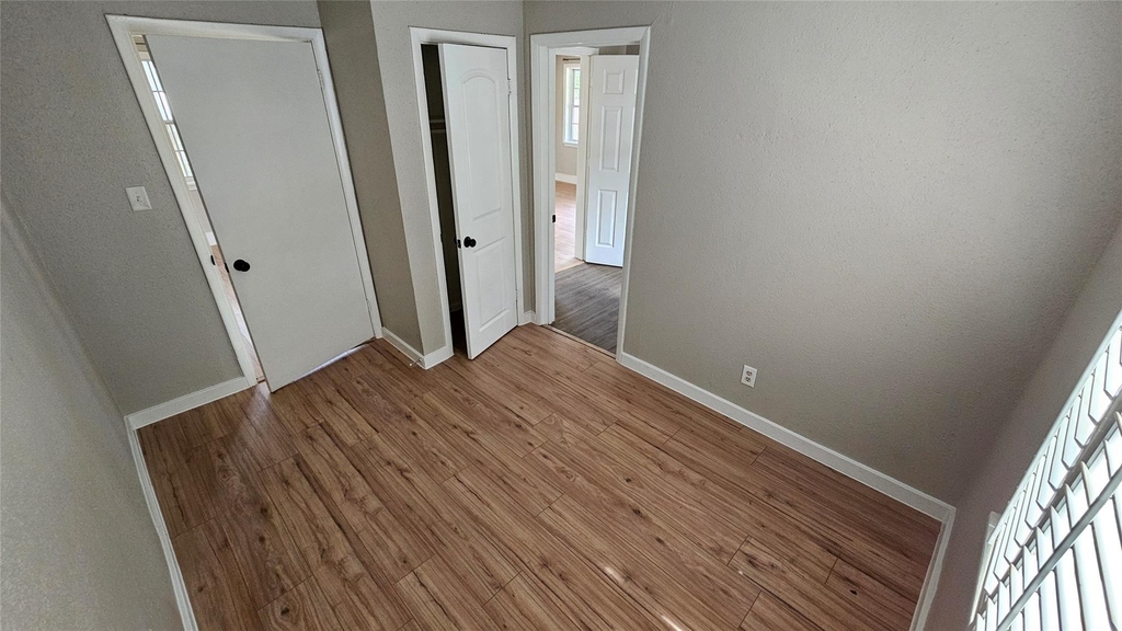 2415 Perry Street - Photo 9