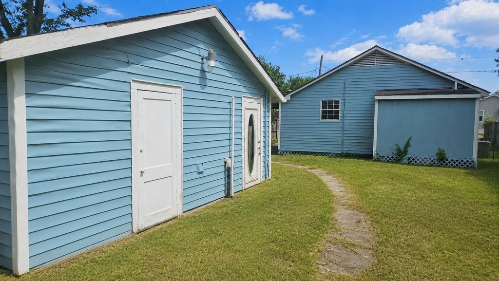 2415 Perry Street - Photo 19