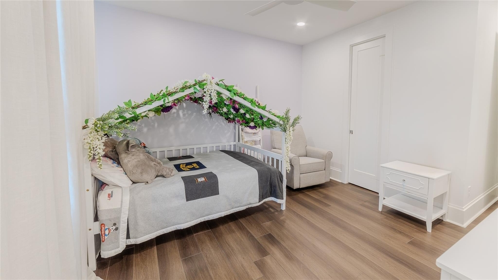 974 W 43rd Street - Photo 25