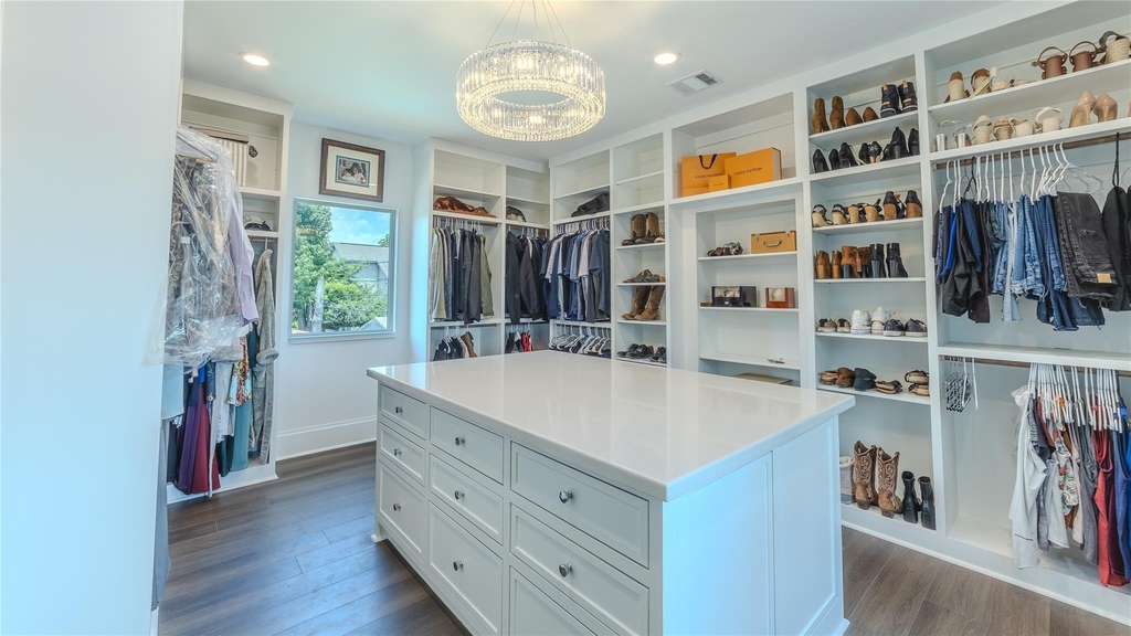 974 W 43rd Street - Photo 23