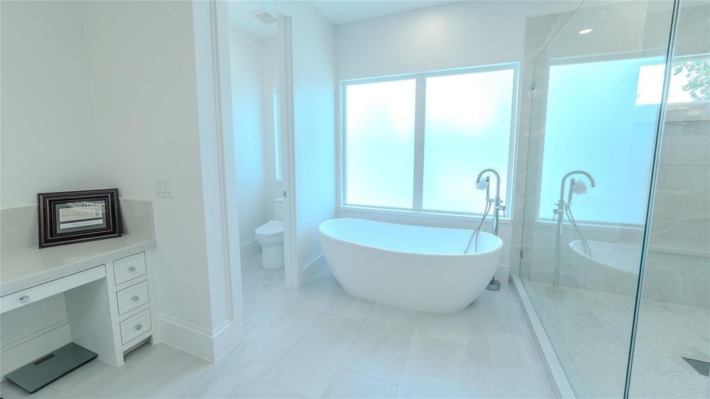 974 W 43rd Street - Photo 19