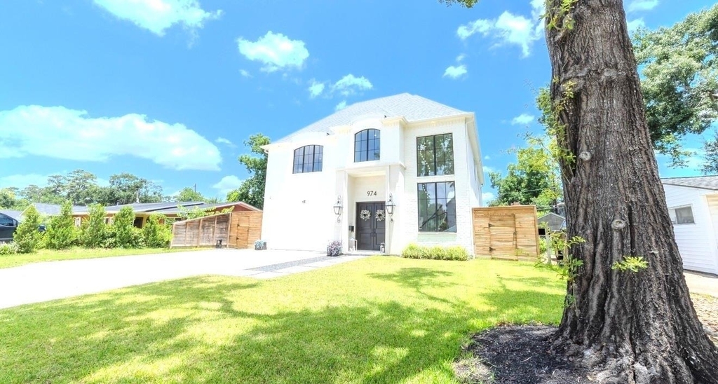 974 W 43rd Street - Photo 39