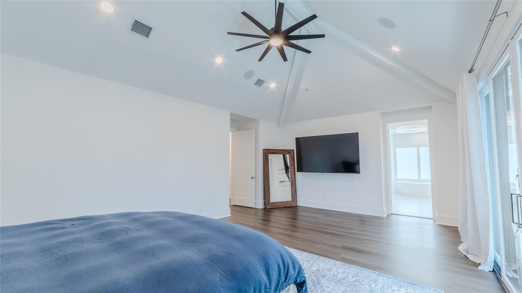 974 W 43rd Street - Photo 13