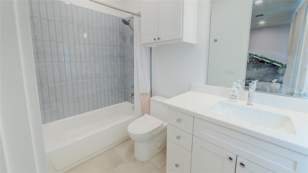 974 W 43rd Street - Photo 27