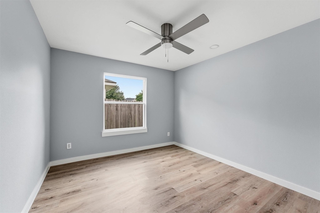 25414 Barmby Drive - Photo 15