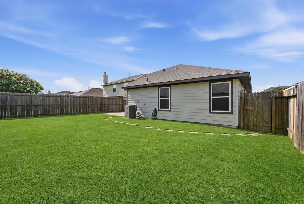 25414 Barmby Drive - Photo 22