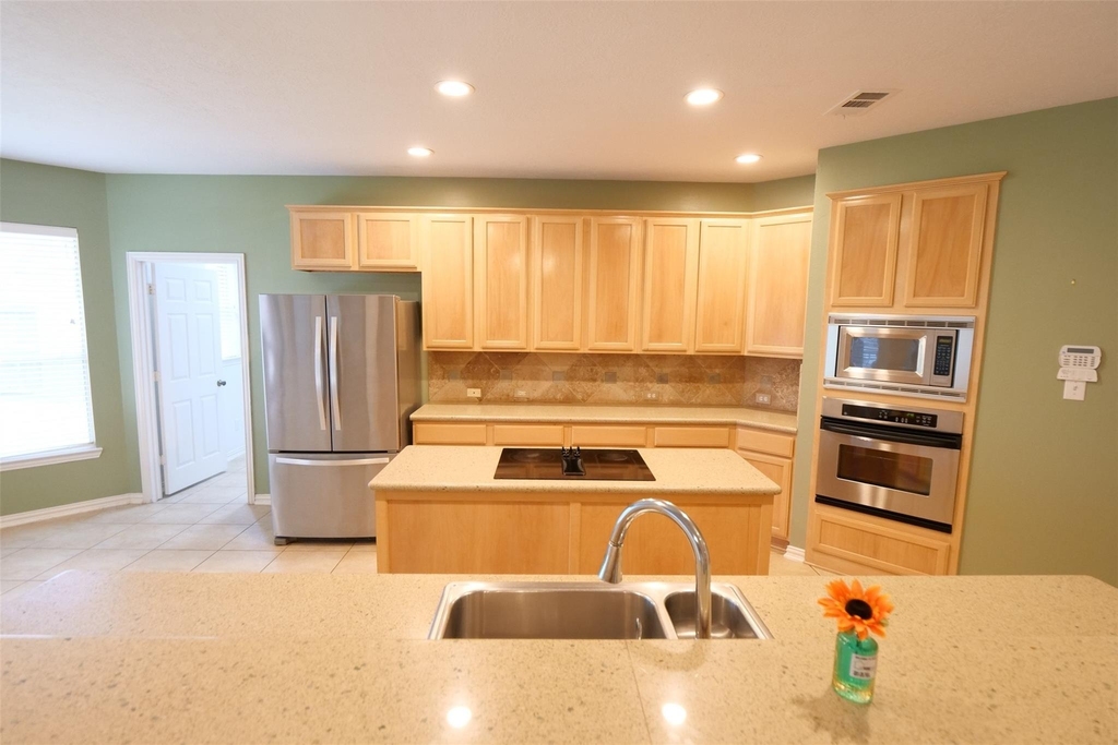 22719 Sierra Lake Court - Photo 11