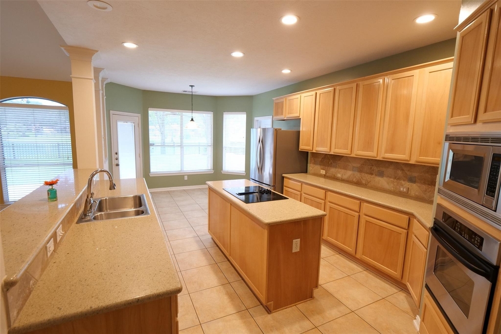 22719 Sierra Lake Court - Photo 12