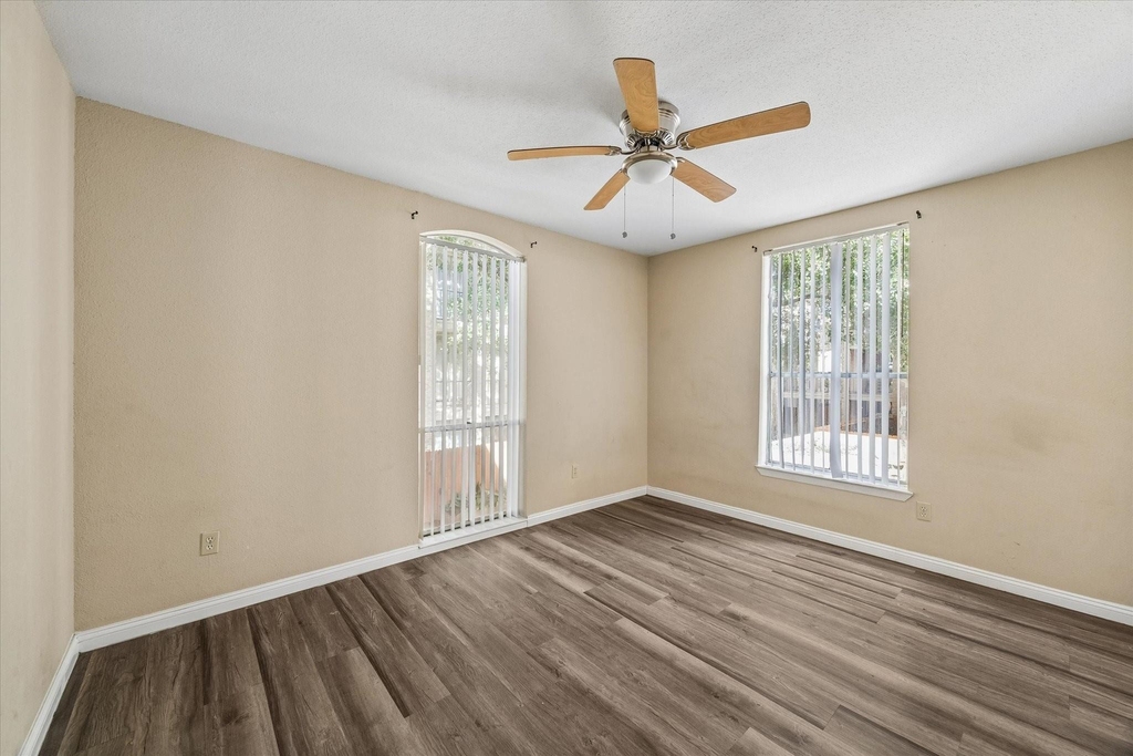 4647 Wild Indigo Street - Photo 4