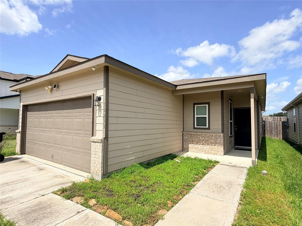 10233 Cleartide Lane - Photo 0