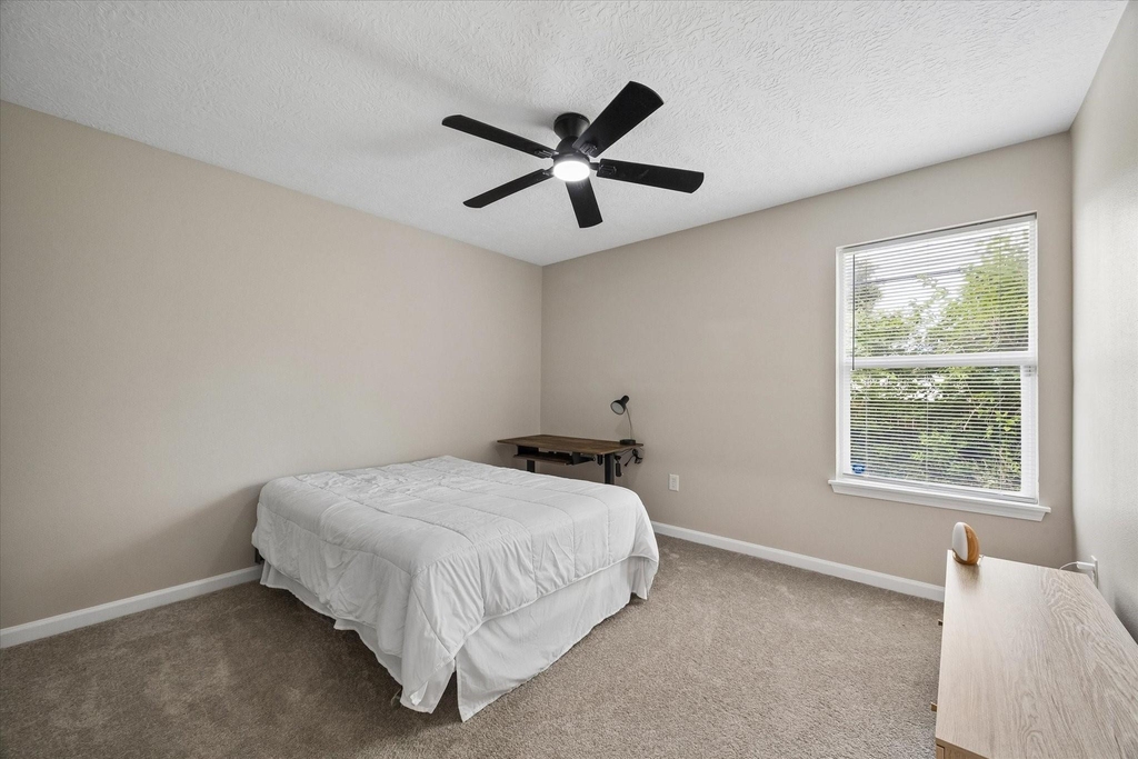 2617 29th Avenue N - Photo 9