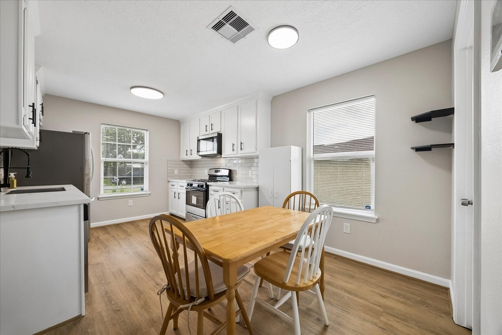 2617 29th Avenue N - Photo 6