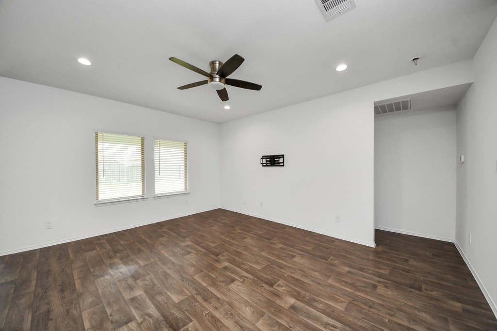 21314 Sleepy Willow Street - Photo 14